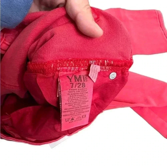 YMI Dream High Rise Mom Fit Ripped Distressed Red Jeans Juniors size 7 New - Picture 6 of 10